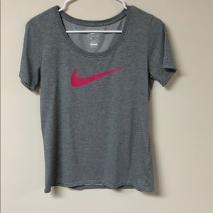 Women’s Nike T-shirt